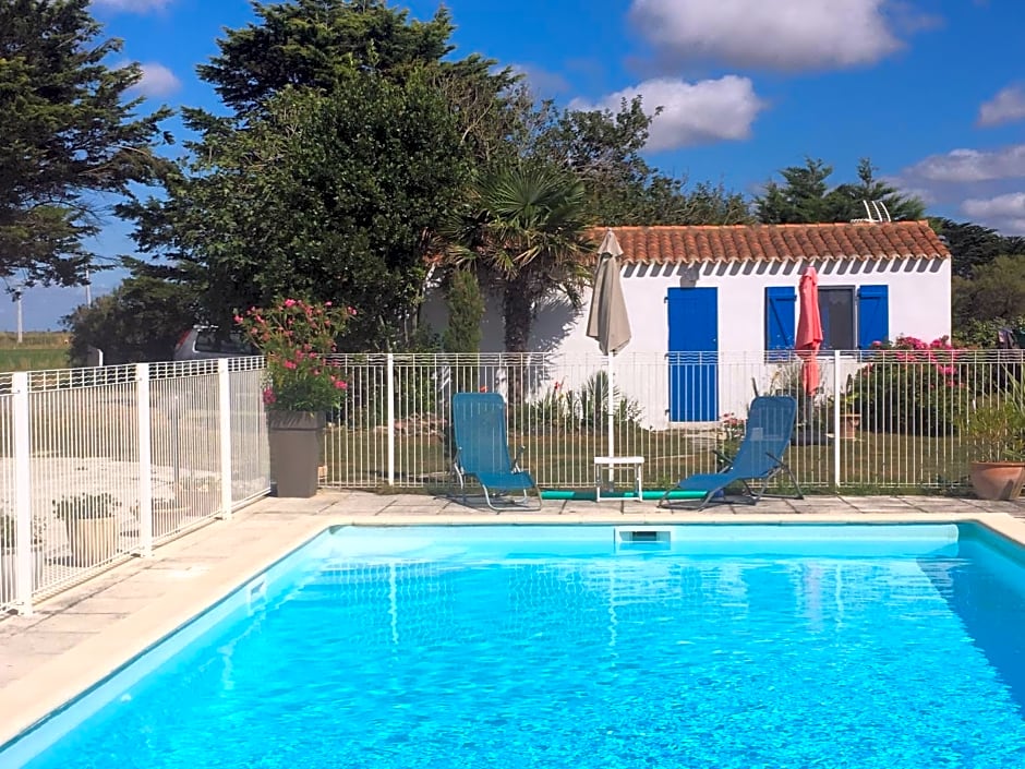 Studio avec piscine