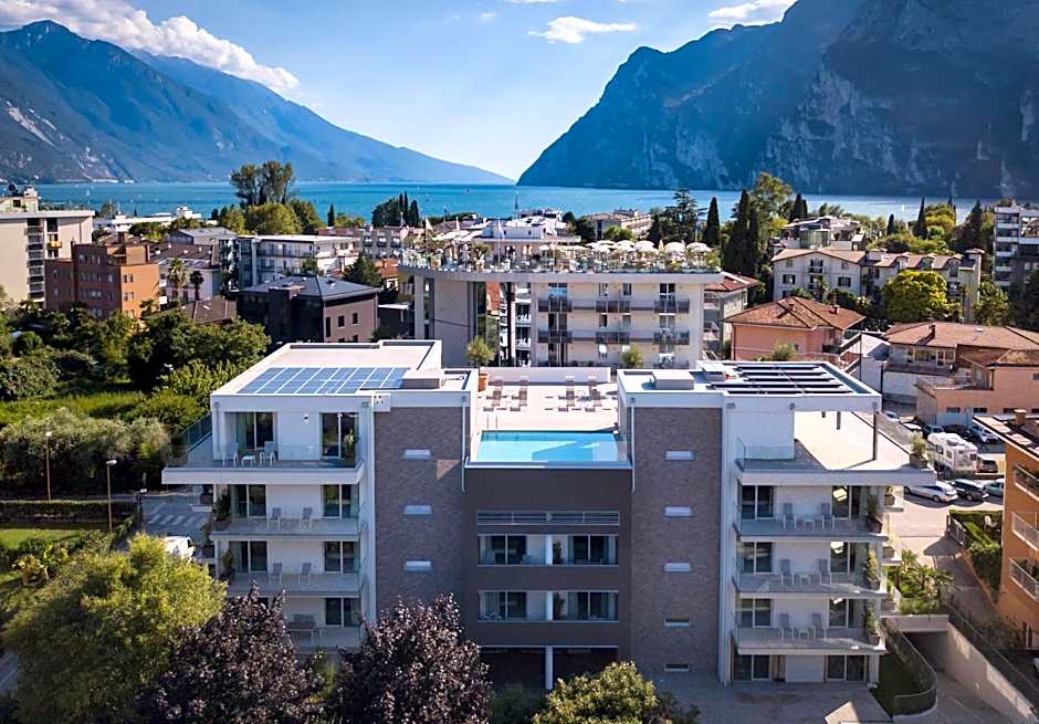 Aris Apartments & Sky Pool - Tonelli Hotels - Adult Friendly