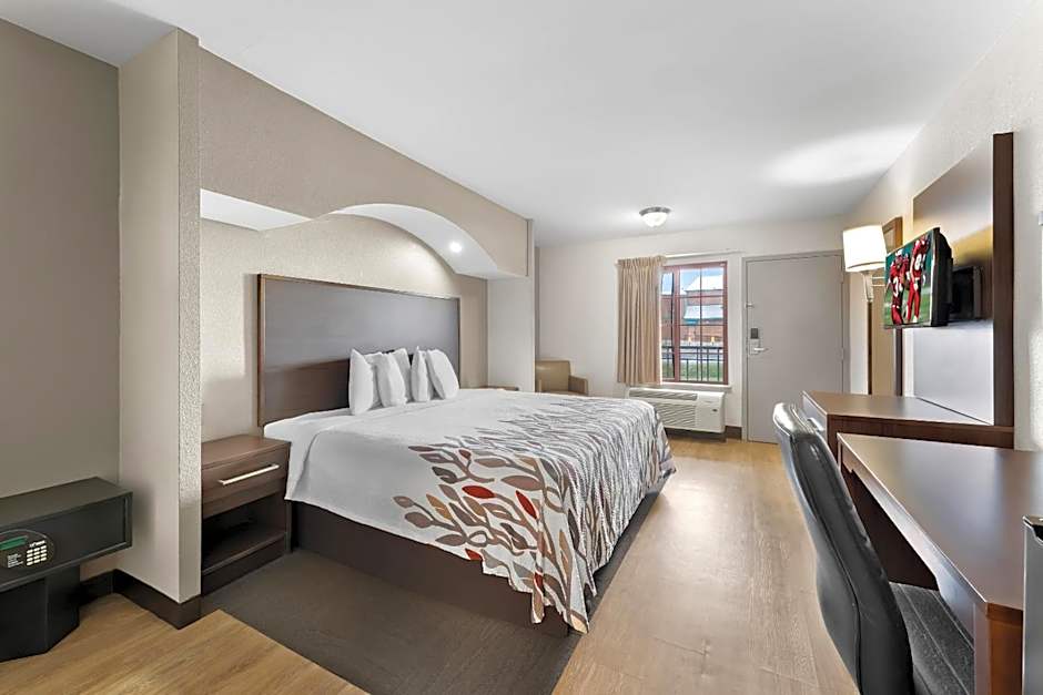 Photo 1 of 10 of Superior 1 King Bed, 1st Floor