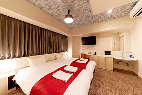 Twin Room - Disability Access - Non-Smoking