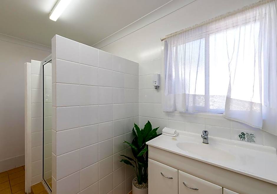 Riviera on Ruthven Motel