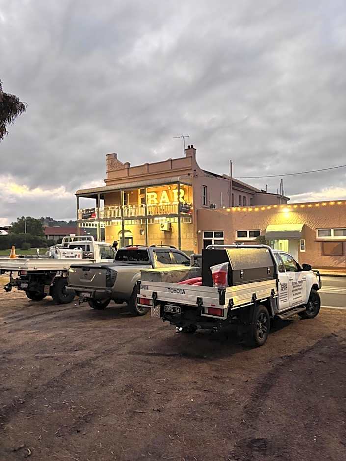 The Club Hotel Collie