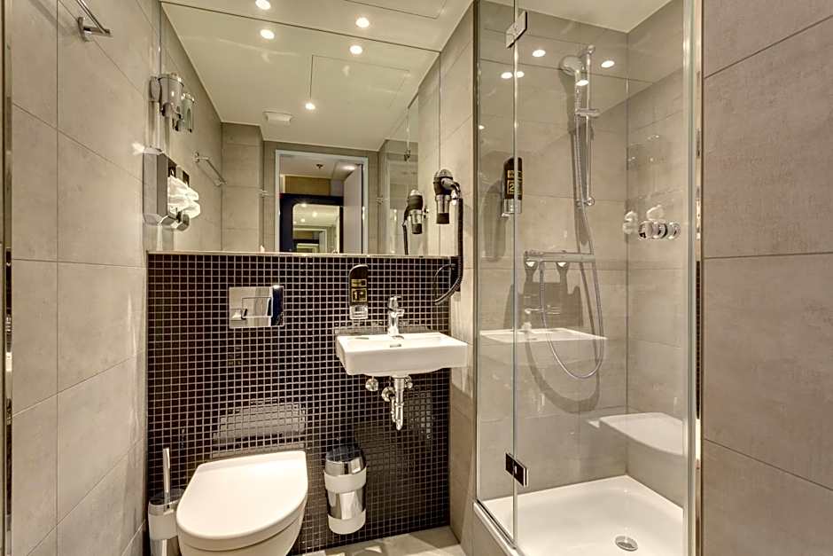 MEININGER Hotel Berlin East Side Gallery