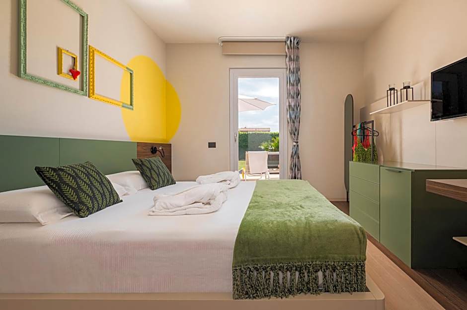 Foto 1 dari 11 — 1 Queen Bed, Jetted Tub