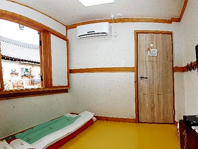 Saekdong Jeogori Hanok Guesthouse Jeonju