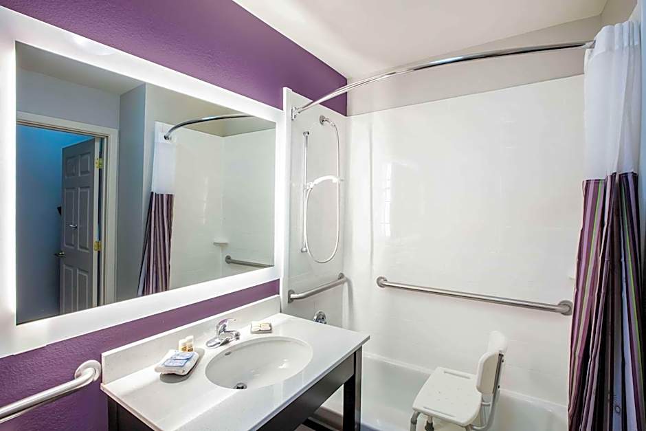 La Quinta Inn & Suites by Wyndham Lubbock North