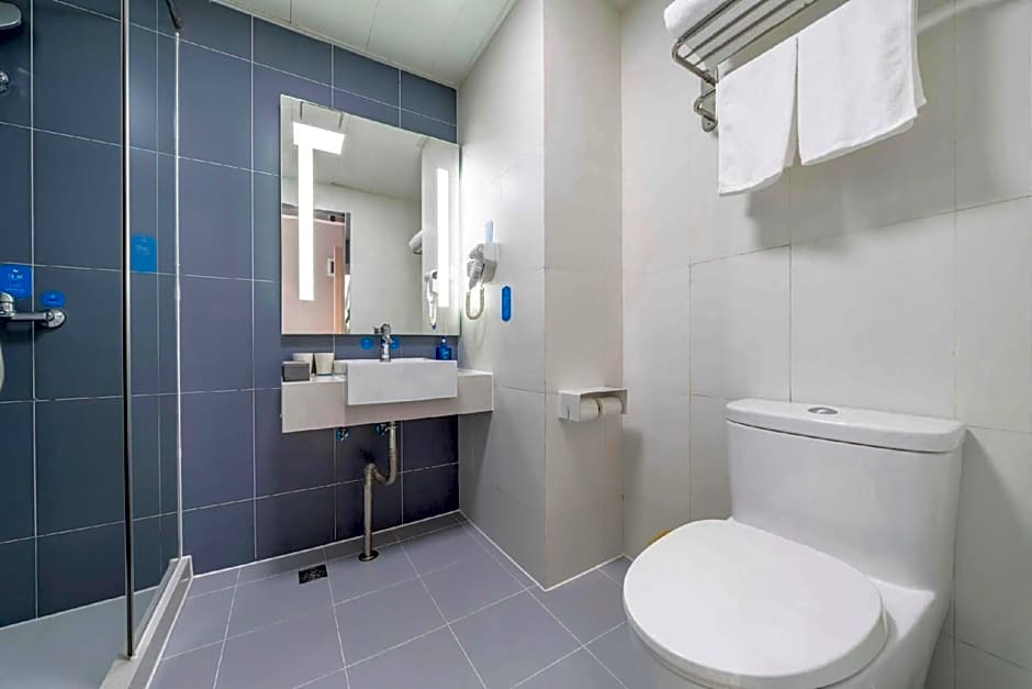 Hanting Hotel Qingdao Wanxiang City