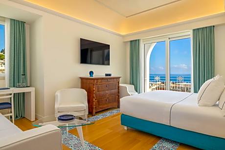 Capri Junior King Suite with Balcony and Sea View