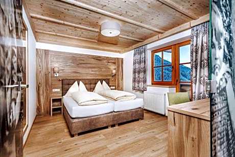 Deluxe Family Room - Annex