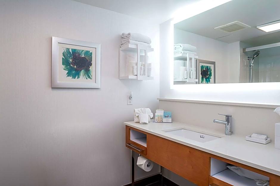 Hampton Inn & Suites, by Hilton - Vancouver Downtown