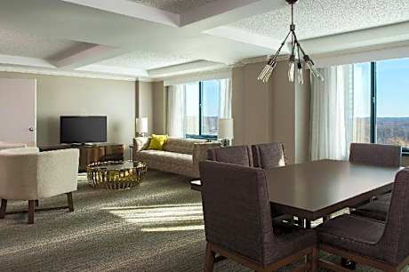 Concierge lounge access, Presidential Suite, 1 King