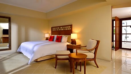 One-Bedroom Villa with King Bed - Non-Smoking