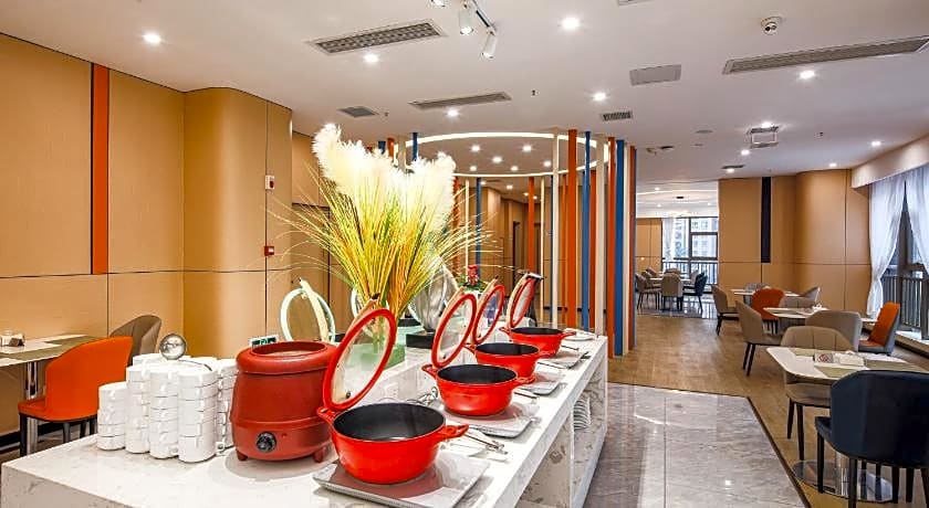 Holiday Inn Express Chongqing Guanyinqiao By IHG