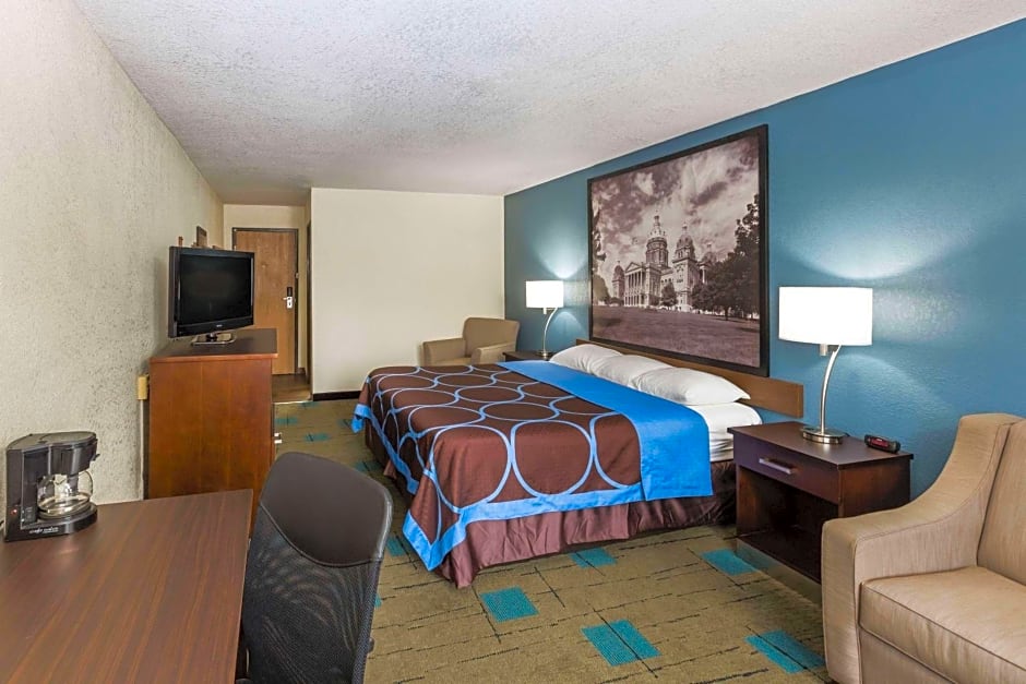 Super 8 by Wyndham Urbandale/Des Moines Area