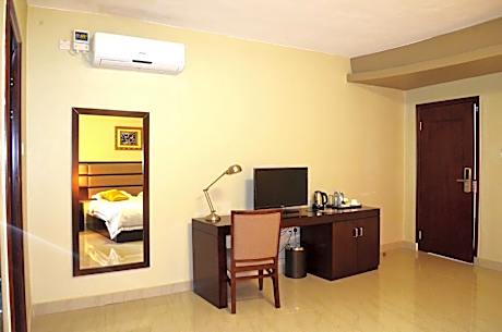 Deluxe Single Room