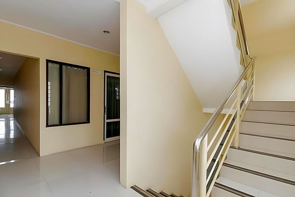 RedDoorz near Taman Samarendah Samarinda