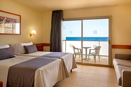 Triple Room with Sea View (3 Adults)