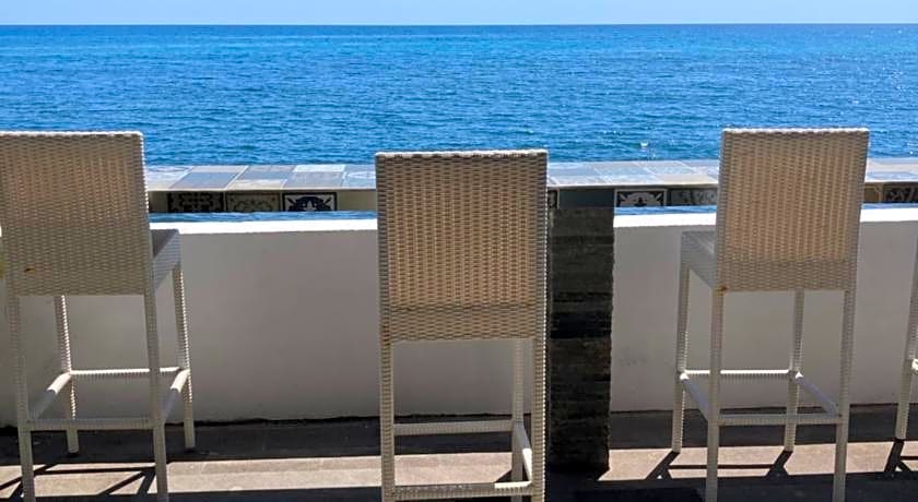 Villa Agung Beach Inn
