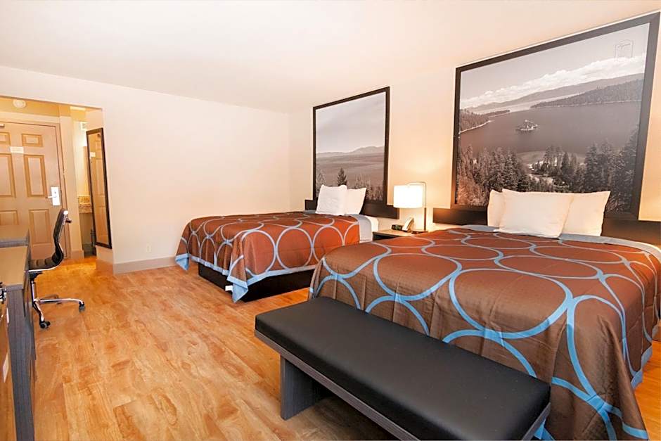 Super 8 by Wyndham Fallon