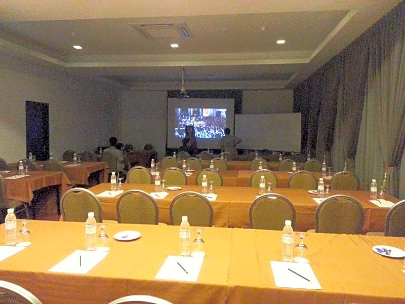 Lot 10 Boutique Hotel