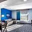 La Quinta Inn & Suites by Wyndham Pittsburg