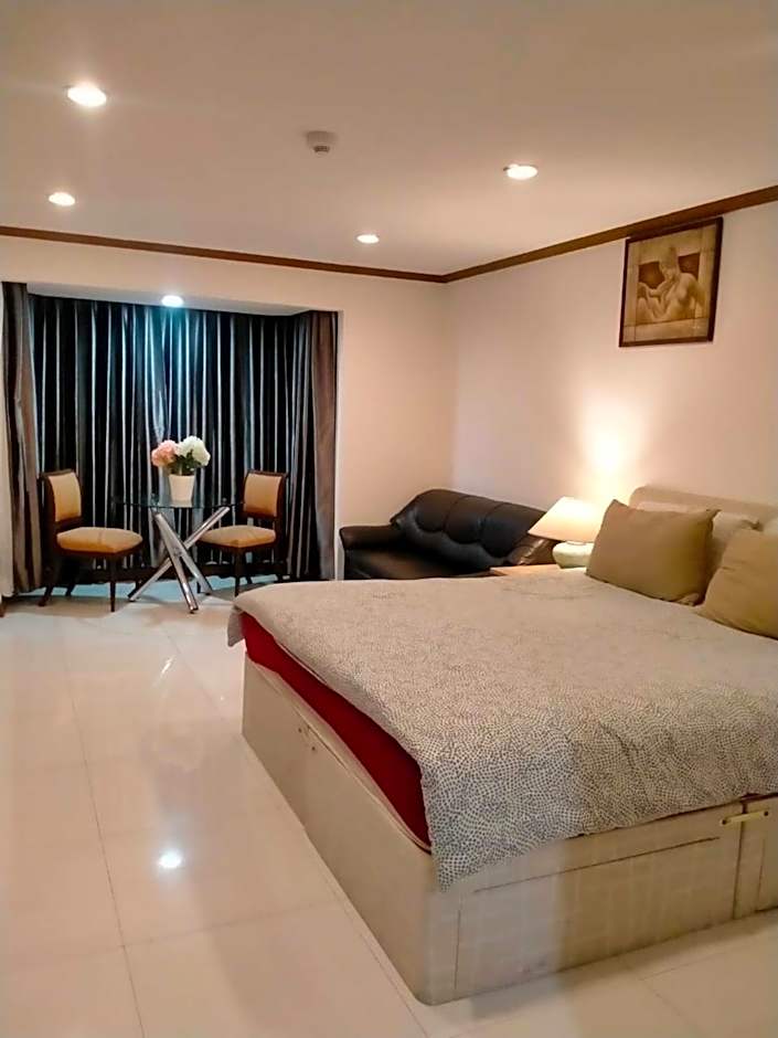 Omni Tower Nana Bangkok - Serviced Apartment on Sukhumvit Soi 4