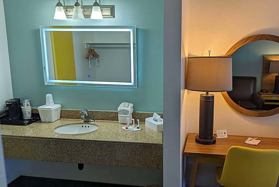 Days Inn by Wyndham Lake Havasu