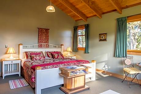 Suite with Mountain View