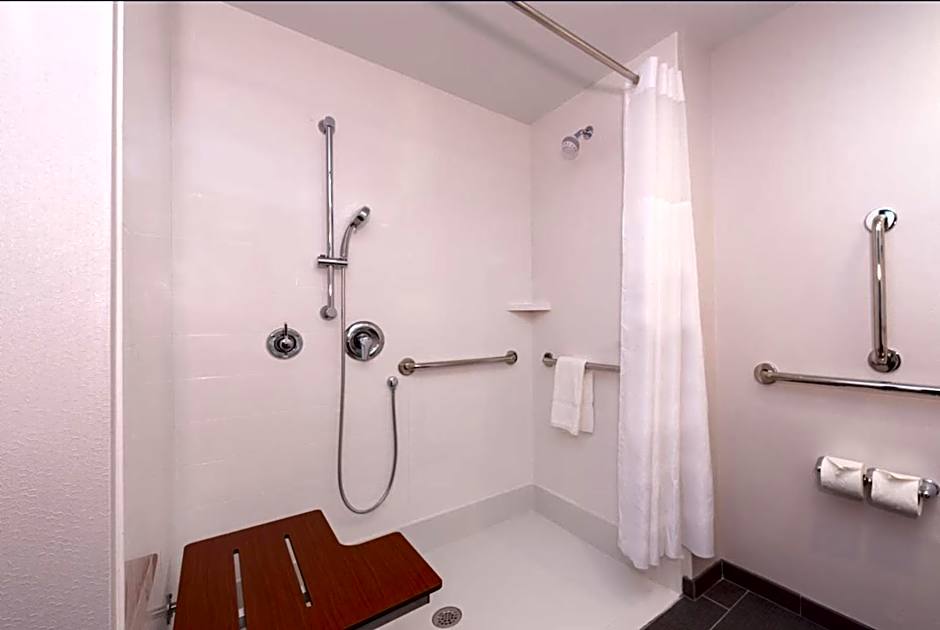 Hampton Inn & Suites Winston-Salem Downtown