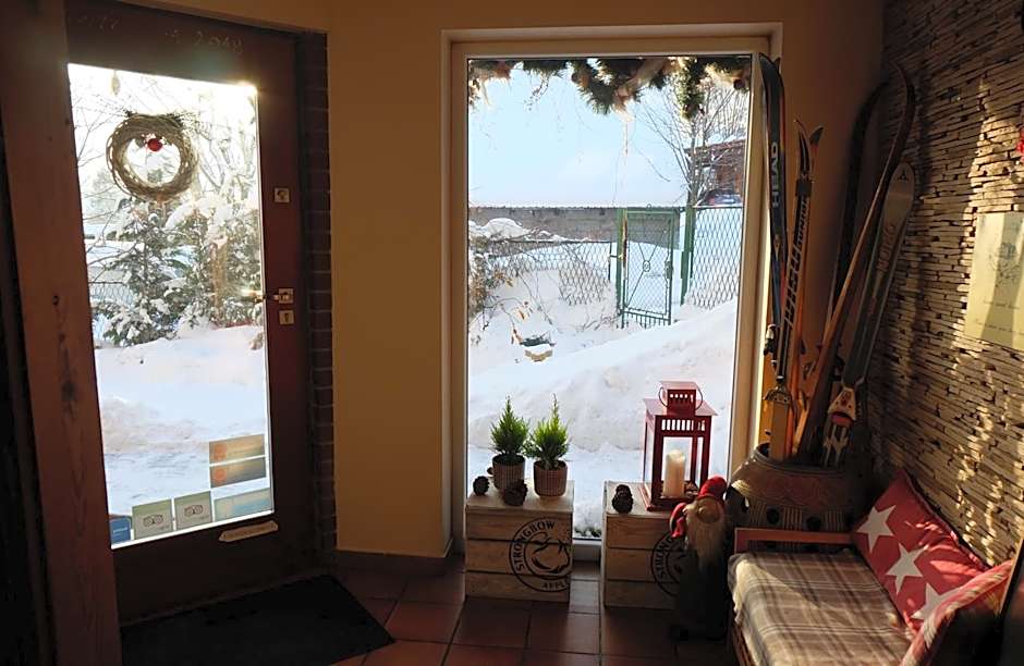 Willa Pod Aniołem - Pokoje Gościnne & Apartamenty z widokiem na góry