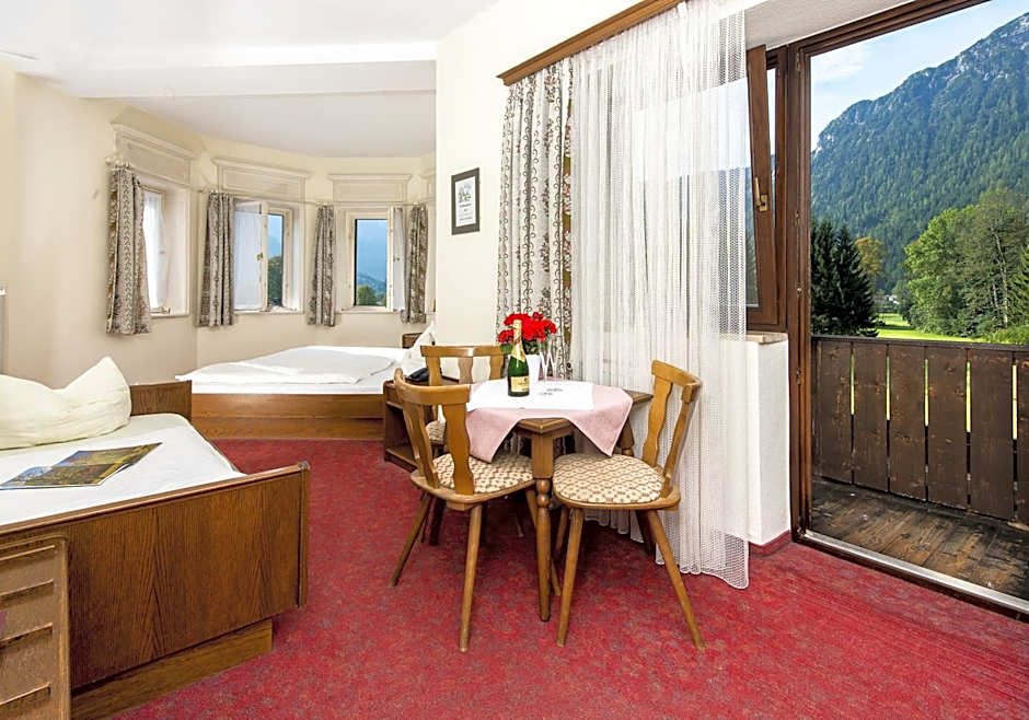 Photo 1 of 6 of Triple Room