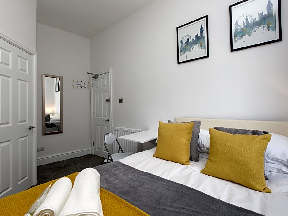 TownHouse PLUS @ 40 West St