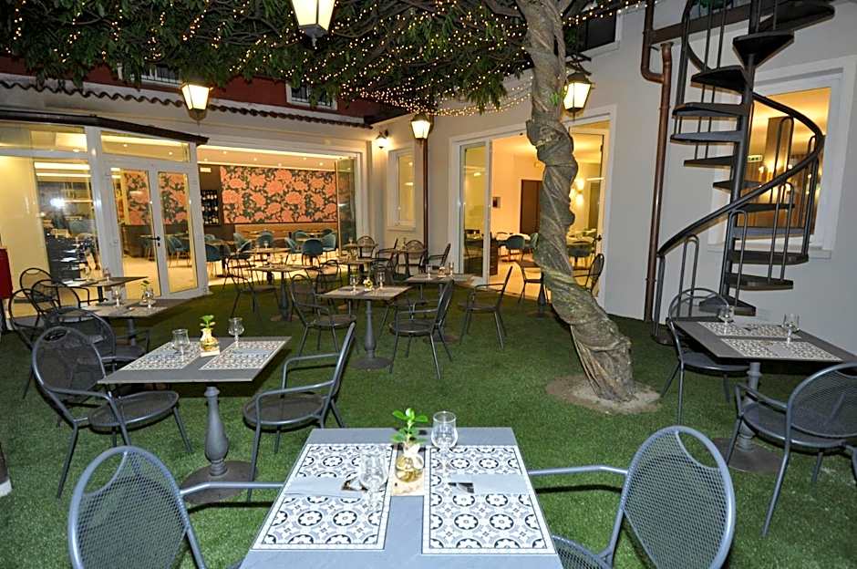 Cavour 30TRE - Hotel Moderno