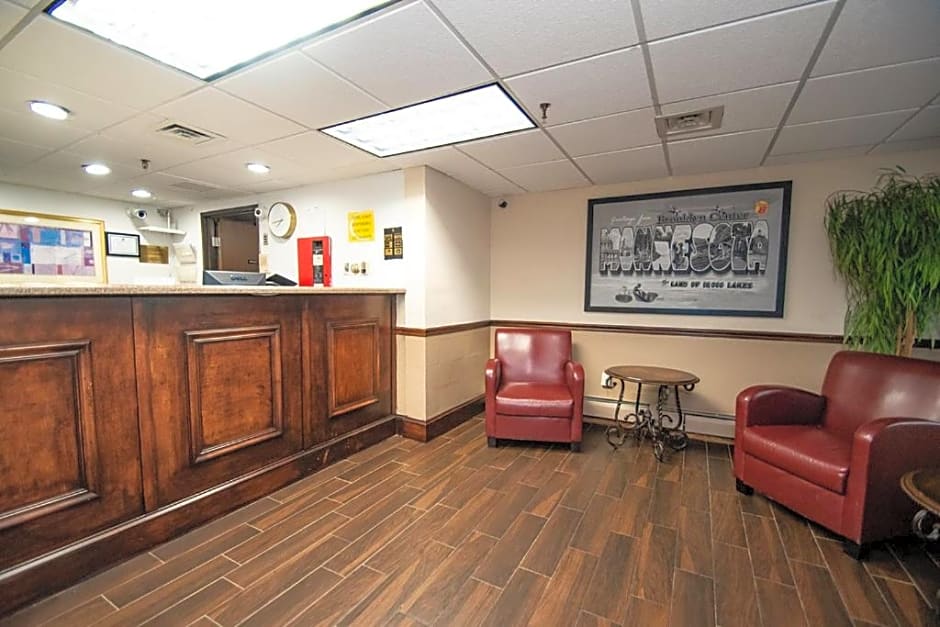 Super 8 by Wyndham Brooklyn Center/MPLS