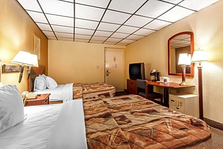 2 Double Beds, Smoking
