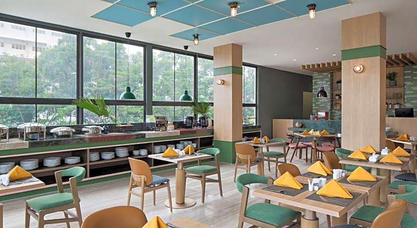 MaxOneHotels.com @ Kota Harapan Indah Bekasi