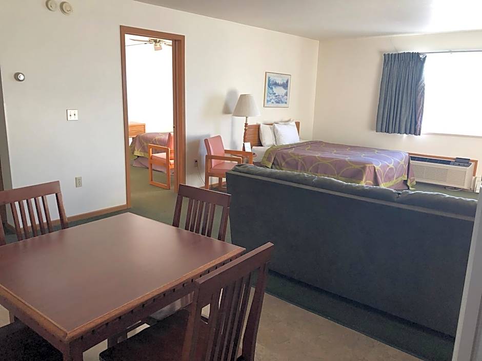 Super 8 by Wyndham Escanaba