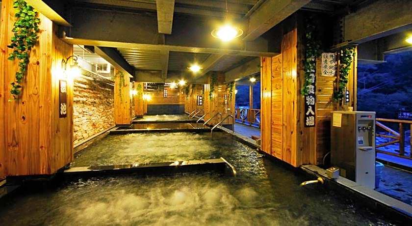 Ming Lu Holiday Hotel