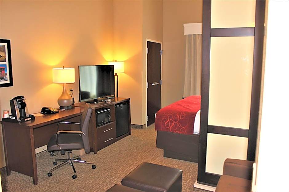 Comfort Suites Huntersville near Lake Norman