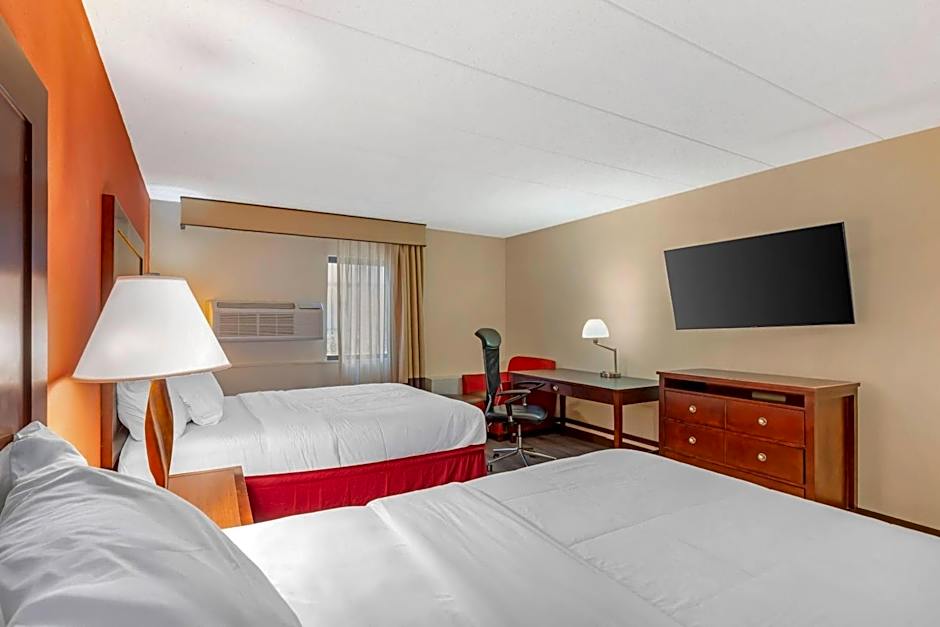 Clarion Hotel & Conference Center Lansing West