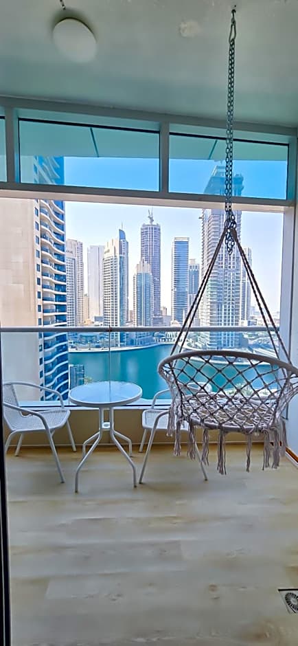 Spacious Apartment Marina View