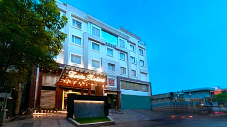 Costa Riviera Hotel