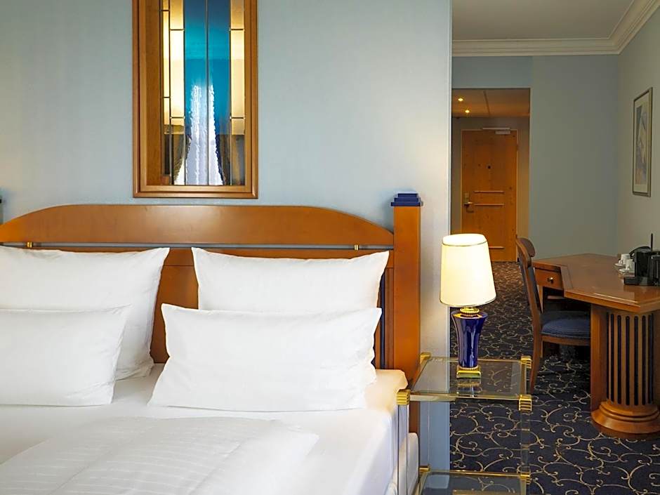 Atomis Hotel Munich Airport by Mercure