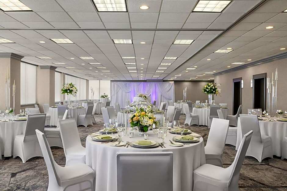 Holiday Inn Hotel & Suites Overland Park-West By IHG