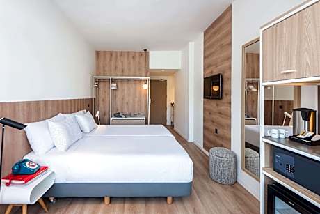 The Innside Room Pool View Solarium