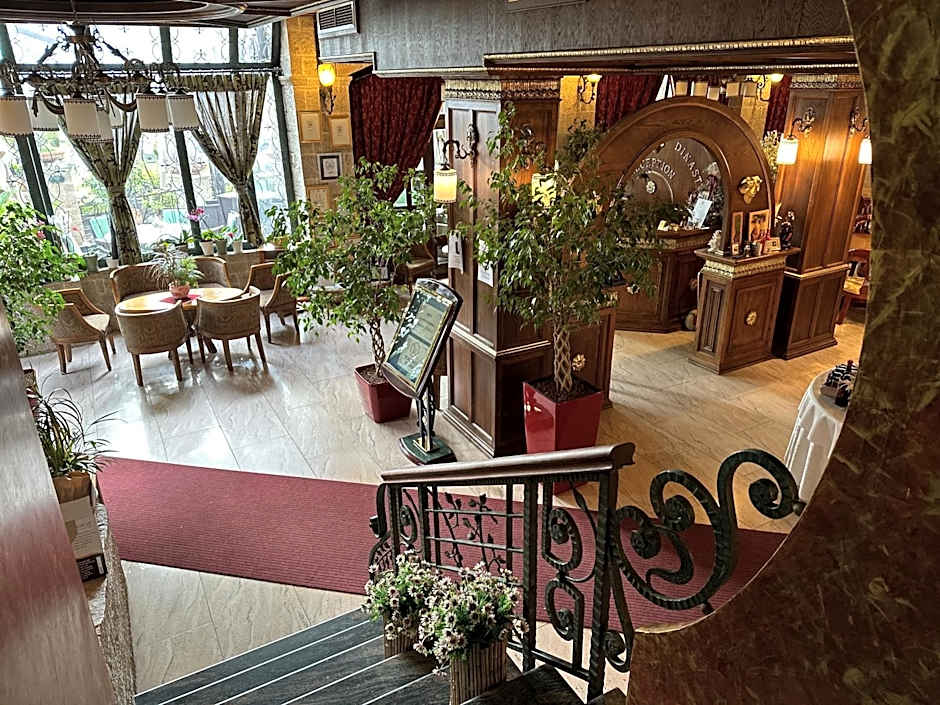 Dinasty Hotel