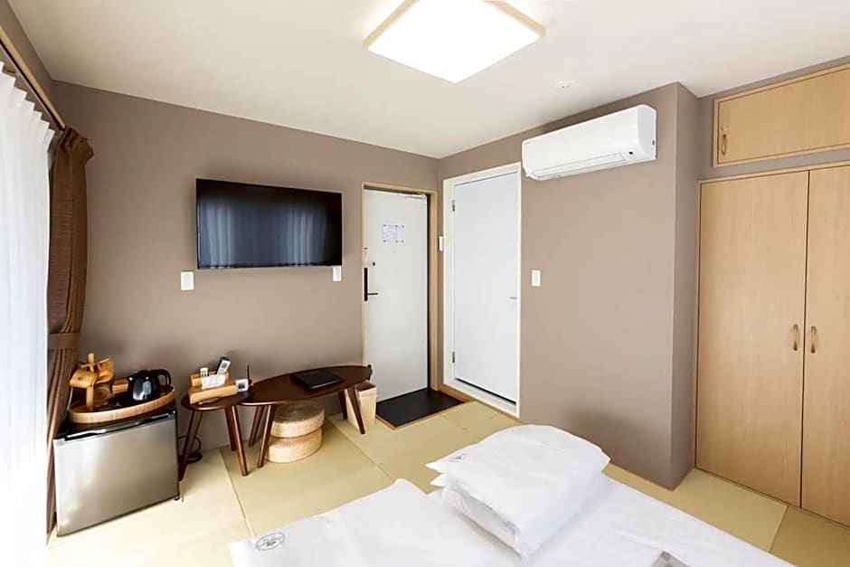 灯光旅館 Light hotel
