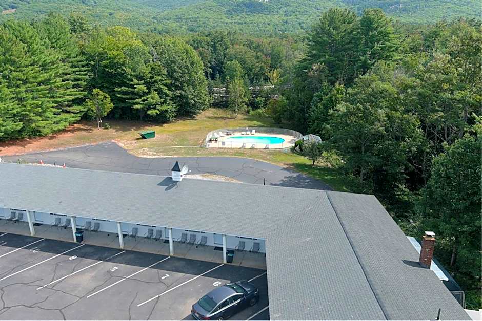 Colonial Motel