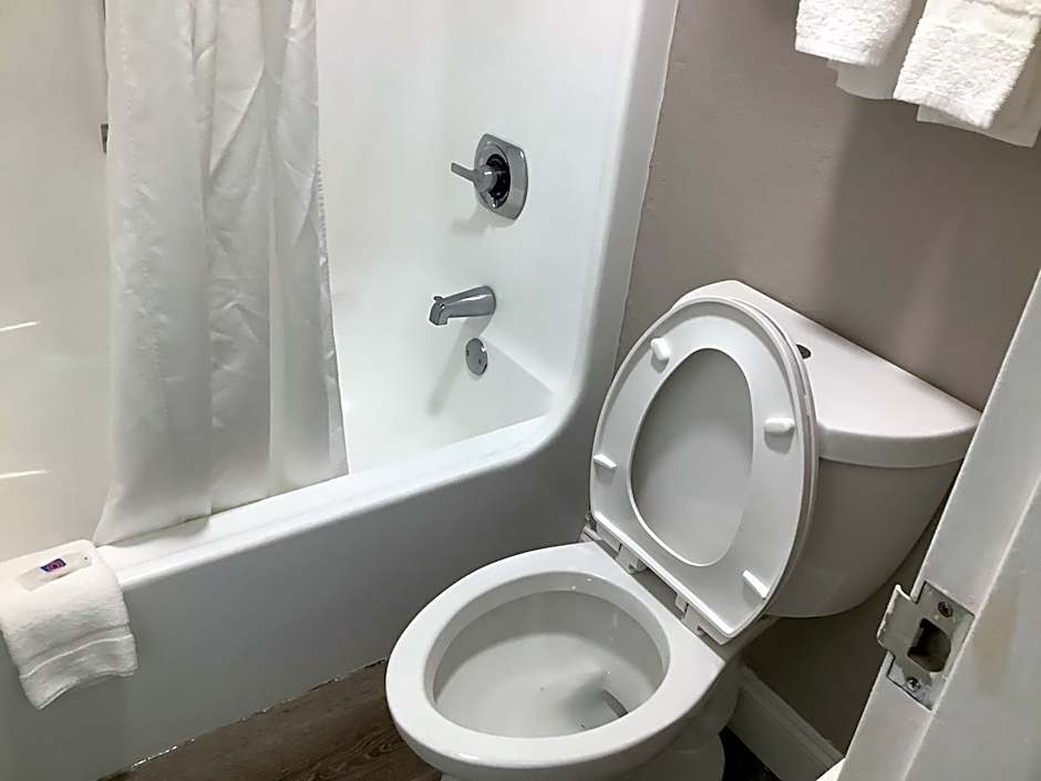 Motel 6-Memphis, TN - East