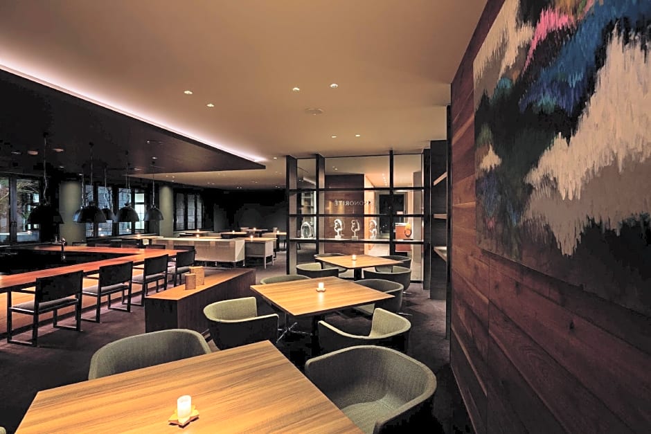 Kyukaruizawa Kikyo, Curio Collection by Hilton